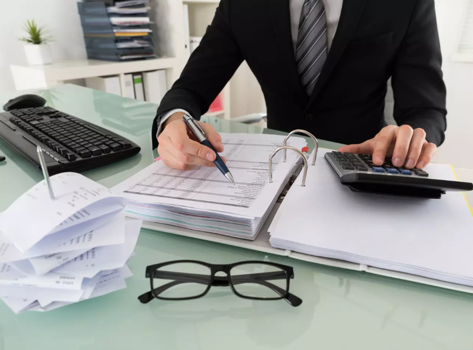 À Casablanca, nos experts-comptables allient proximité et maîtrise de l’écosystème économique pour fiabiliser vos comptes consolidés